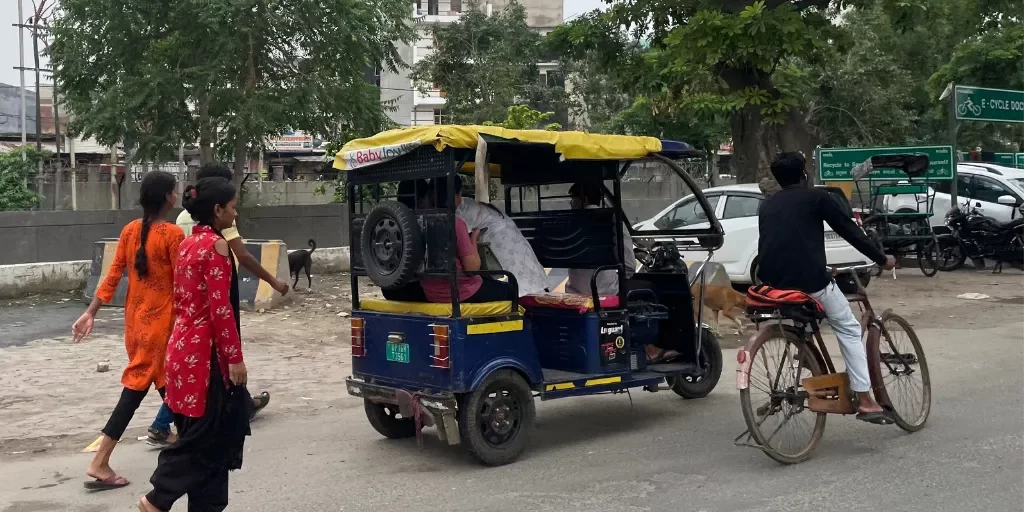Feature image An e rickshaw accompanies daily life in South Delhi
